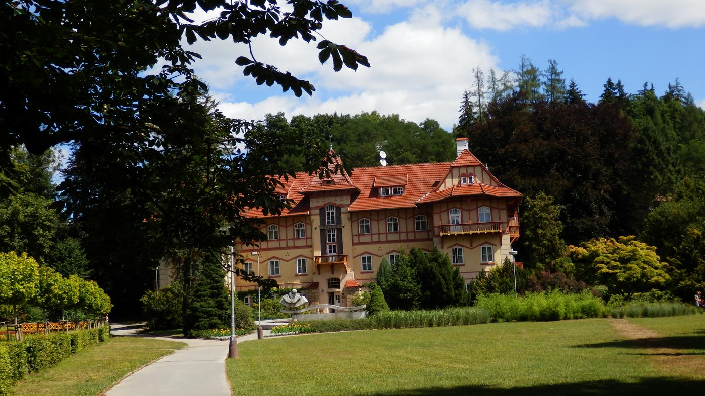 Kúpeľná vila v parku v Luhačoviciach